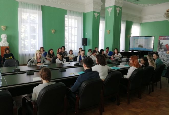 ​​​​​​​Выезд делегации Елабужского колледжа культуры (преподаватели, студенты) с дружеским визитом и обменом опыта в Ульяновский областной колледж культуры и искусств.   В программе визита: семинар, круглые столы, мастер-классы.  Основная цель - заключени