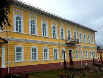 Главное административное здание, главный корпус ЕККиИ - ул. Набережная, д. 7
